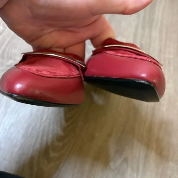 CALVIN KLEIN Red Belicia Loafers Flats Sz 9 Shoes Preppy Classic Ruby Slippers​​ - Picture 2 of 10